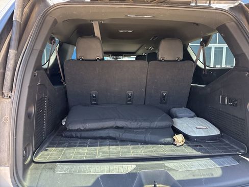 Used 2022 GMC Yukon XL Denali AWD/4WD image 9