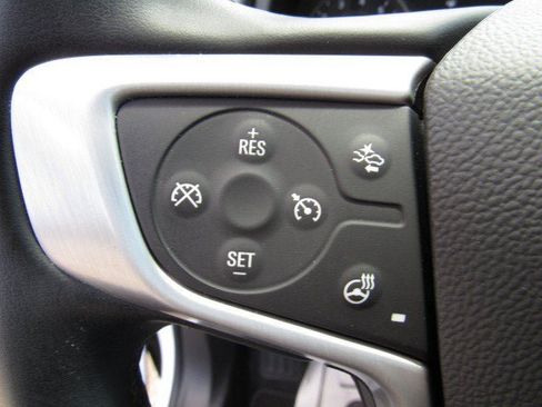 Used 2024 GMC Terrain SLT AWD/4WD image 12