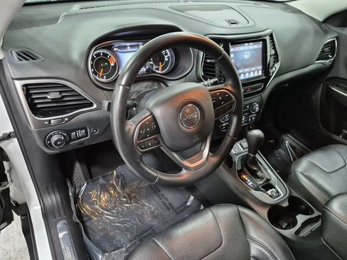Used 2019 Jeep Cherokee Limited FWD image 11