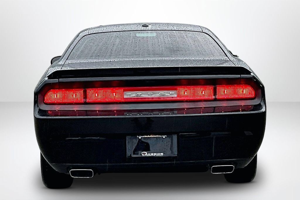 Used 2014 Dodge Challenger R/T RWD image 6
