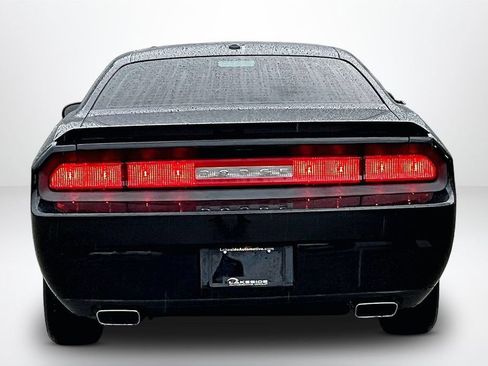Used 2014 Dodge Challenger R/T RWD image 6