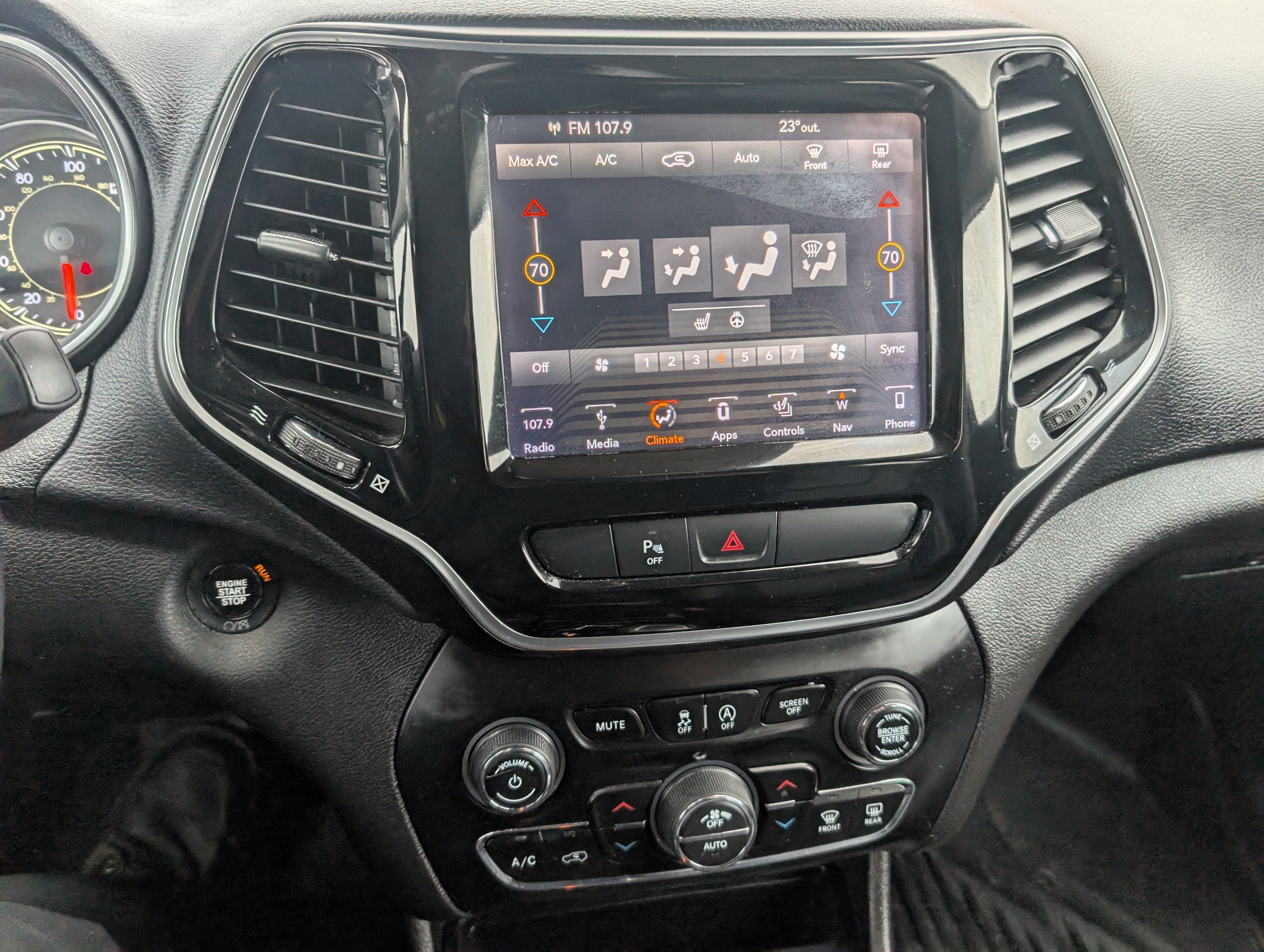 Used 2019 Jeep Cherokee Limited AWD/4WD image 19