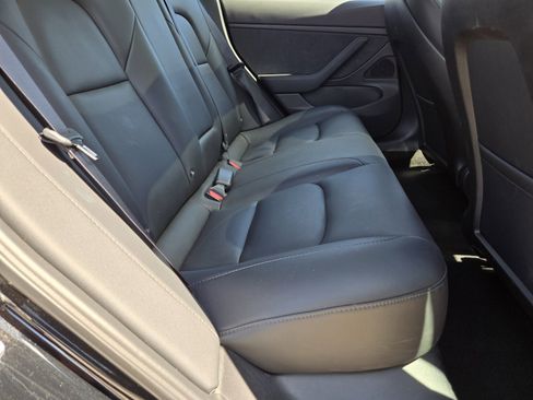 Used 2018 Tesla Model 3 Long Range RWD image 10