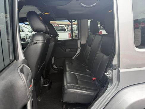 Used 2015 Jeep Wrangler Unlimited Sahara AWD/4WD image 10