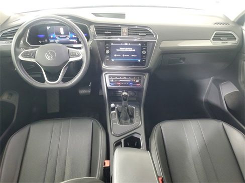 Used 2022 Volkswagen Tiguan SE image 14
