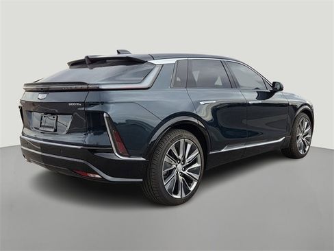 New 2025 Cadillac Lyriq Luxury image 5