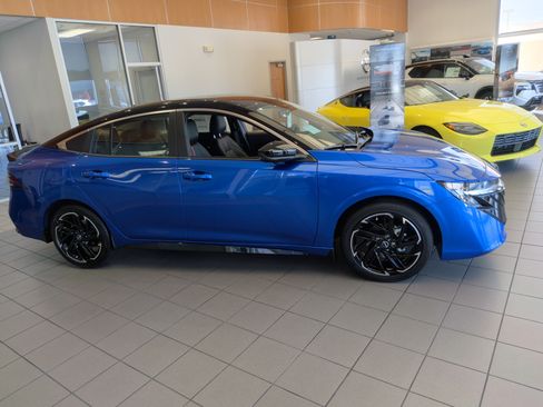 New 2026 Nissan Sentra SR w/ SR Premium Package FWD image 4