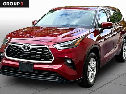 Used 2022 Toyota Highlander LE