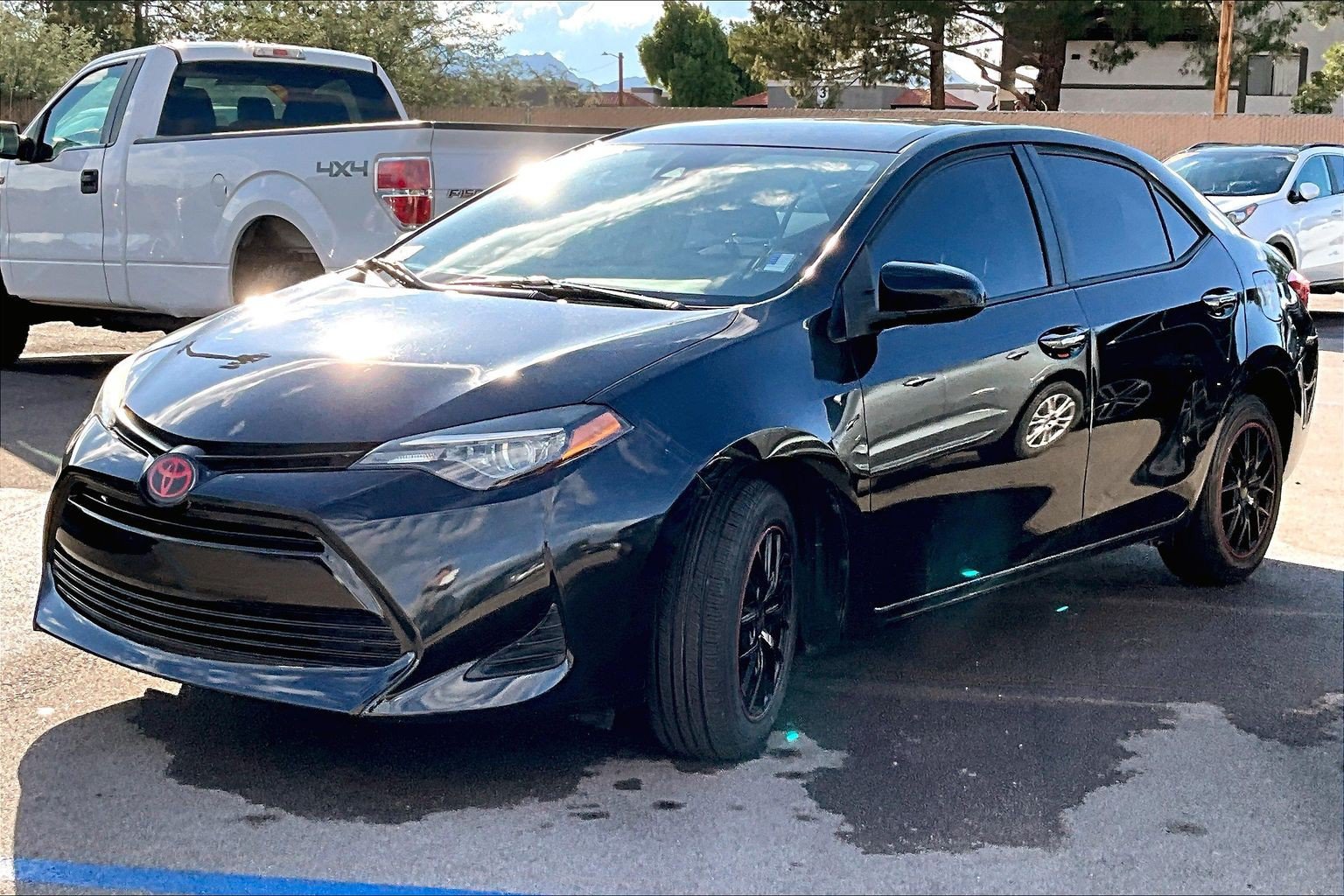 Used 2019 Toyota Corolla LE FWD image 1