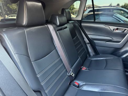 Used 2019 Toyota RAV4 XLE Premium w/ Advanced Technology Package AWD/4WD image 19