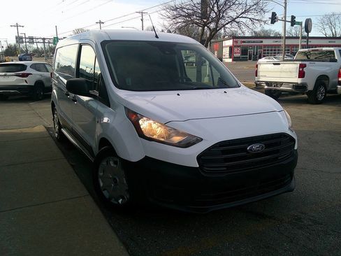 Used 2020 Ford Transit Connect XL image 4