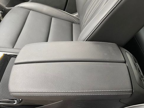 Used 2024 Buick Envision Avenir AWD/4WD image 32