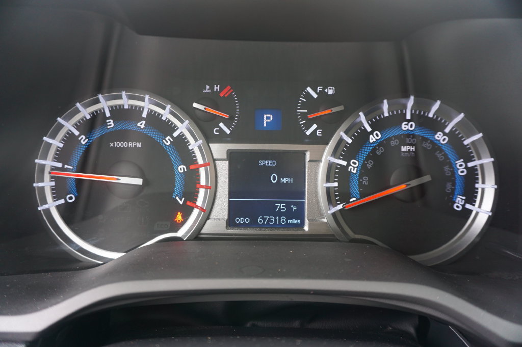 Used 2018 Toyota 4Runner SR5 AWD/4WD image 6