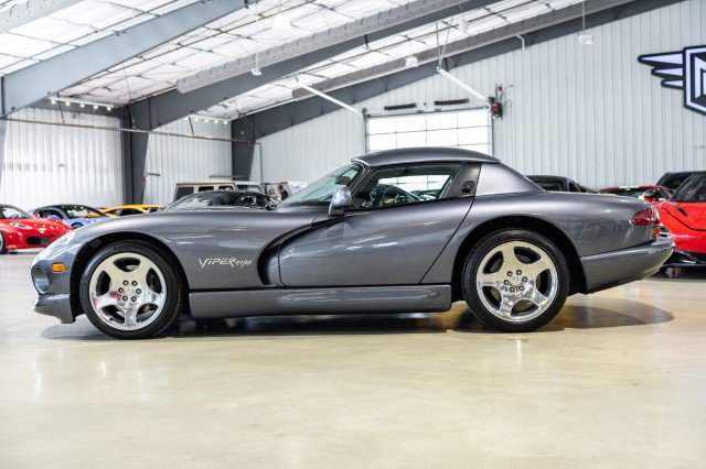 Used 2000 Dodge Viper RT/10 RWD image 3