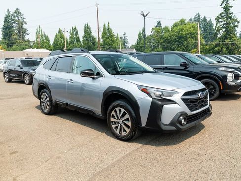 Used 2024 Subaru Outback Premium AWD/4WD image 1