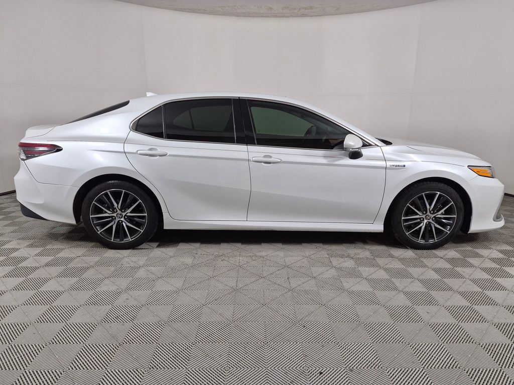 Used 2021 Toyota Camry XLE w/ Navigation Upgrade Package FWD image 2