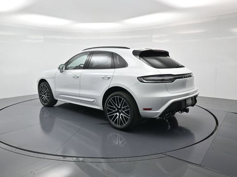 New 2026 Porsche Macan image 3
