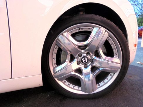 Used 2016 Bentley Flying Spur V8 image 25