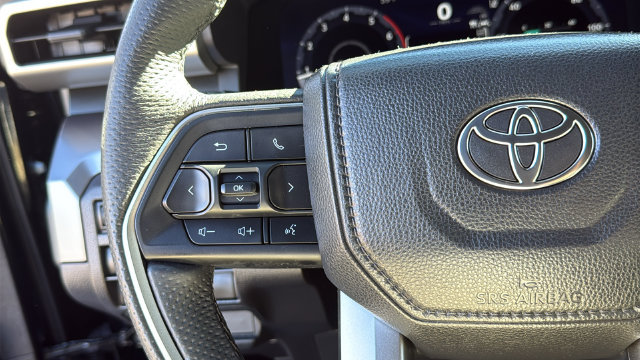 Used 2025 Toyota Tacoma TRD Off-Road AWD/4WD image 12