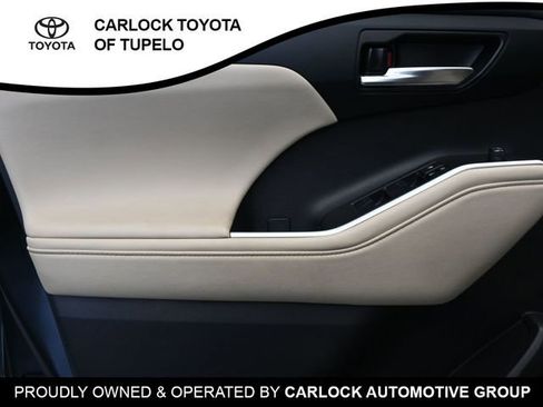 Used 2023 Toyota Highlander XLE image 23