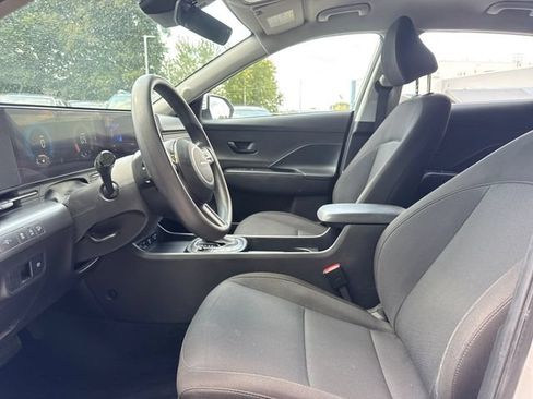 Used 2025 Hyundai Kona SE FWD image 13