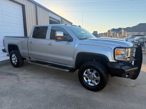 Used 2019 GMC Sierra 3500 Denali w/ Duramax Plus Package image 6