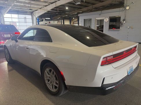 Used 2025 Dodge Charger R/T w/ Quick Order Package 25M R/T image 4
