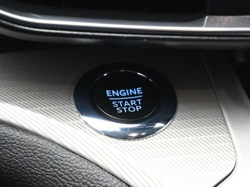 Used 2023 Ford Explorer XLT w/ Equipment Group 202A image 14