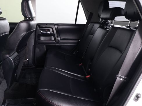 Used 2023 Toyota 4Runner TRD Off-Road Premium w/ Moonroof Package AWD/4WD image 31