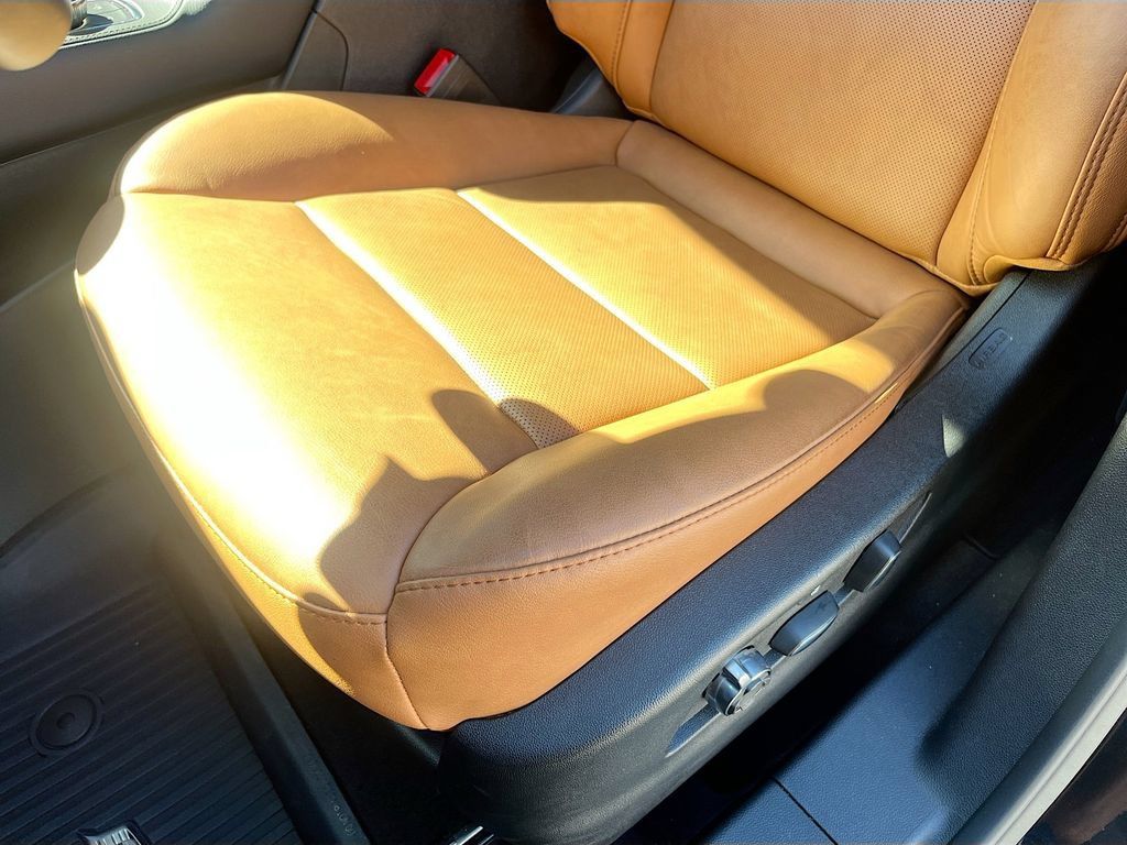 Used 2025 Cadillac XT4 Sport FWD image 19