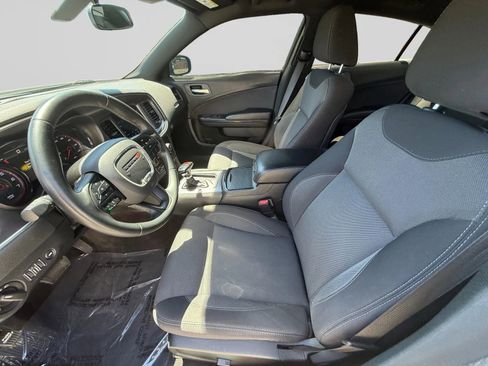 Used 2018 Dodge Charger SXT w/ Blacktop Package image 17