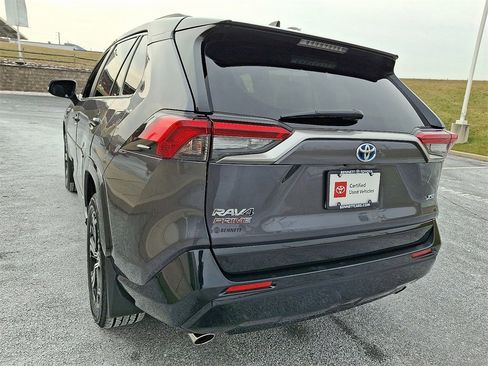 Certified 2022 Toyota RAV4 XSE image 8