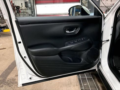 Used 2025 Honda HR-V LX image 20