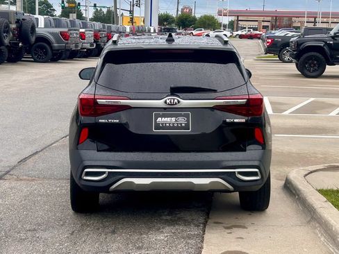 Used 2021 Kia Seltos SX w/ SX Sunroof Package AWD/4WD image 5