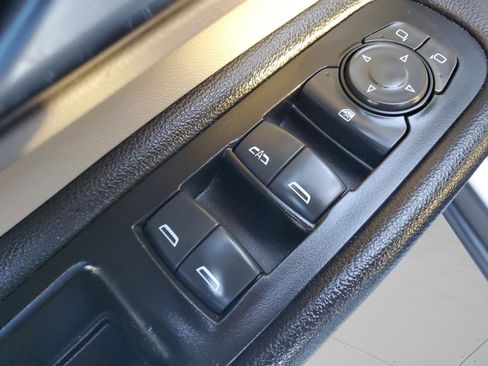 Used 2022 GMC Terrain SLT image 19