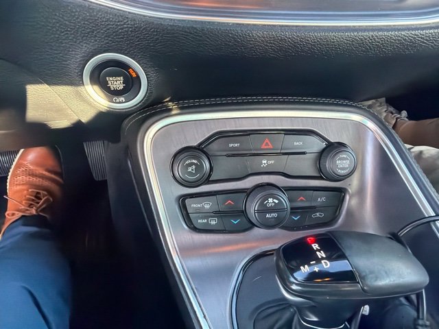 Used 2016 Dodge Challenger SXT RWD image 11