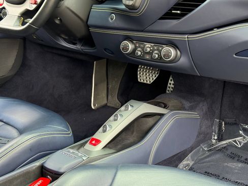 Used 2017 Ferrari 488 GTB RWD image 35