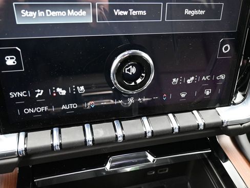 New 2025 GMC Yukon XL Denali w/ Denali Reserve Package image 14