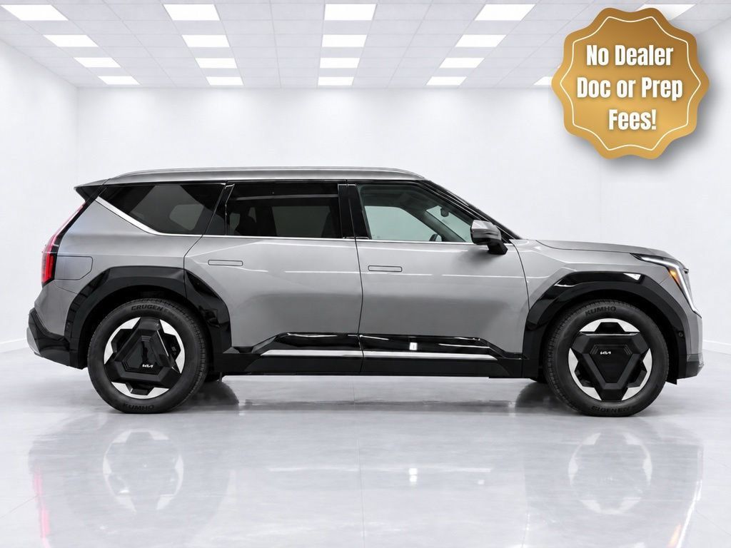 Used 2024 Kia EV9 Land AWD/4WD image 1