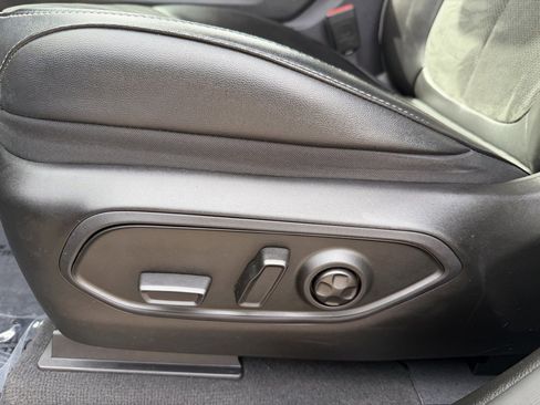 Used 2023 Jeep Grand Cherokee Altitude image 18