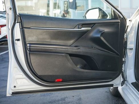 Used 2022 Toyota Camry LE image 21