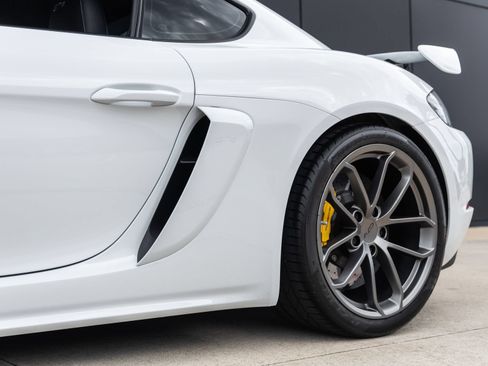 Certified 2020 Porsche 718 Cayman GT4 RWD image 20