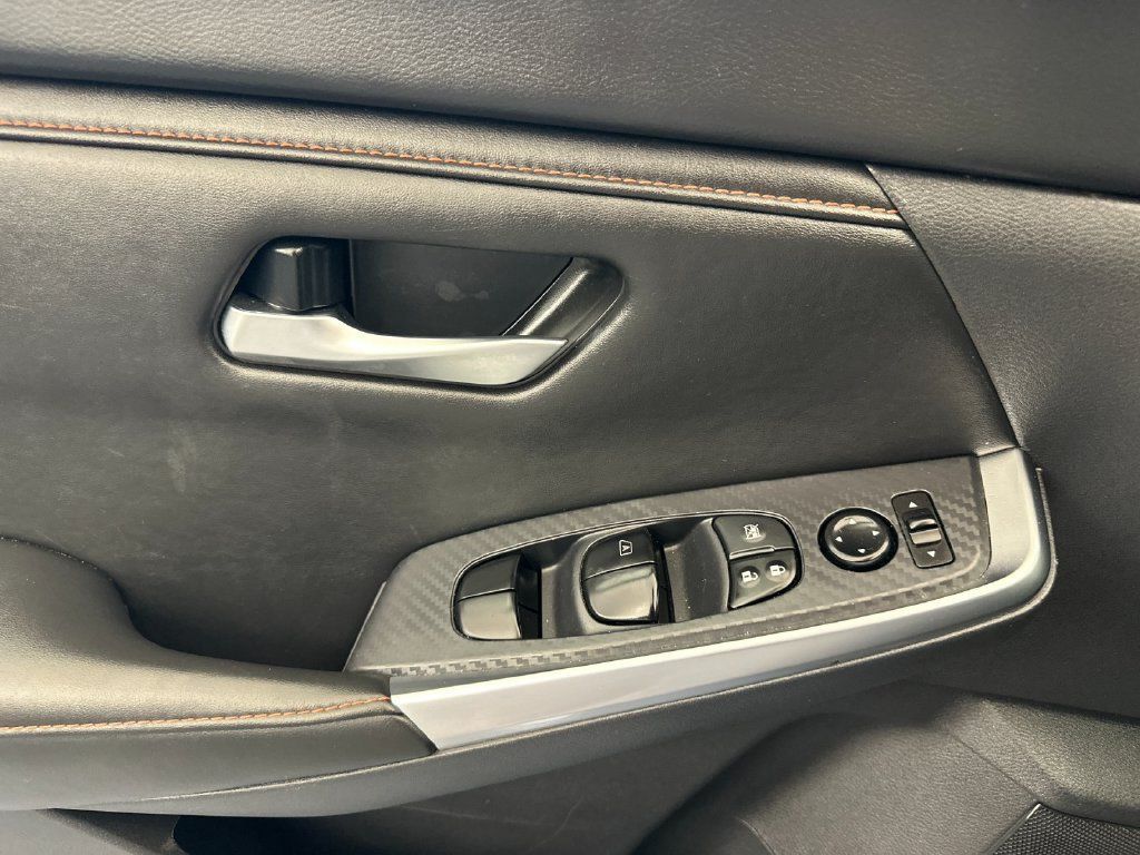 Used 2025 Nissan Sentra SR FWD image 10