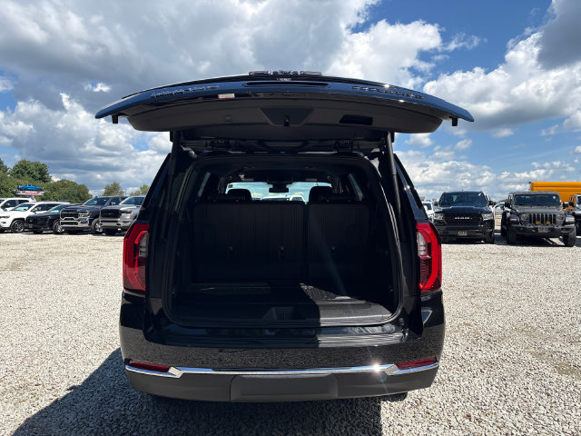 Used 2025 GMC Yukon Elevation w/ LPO, Elevation Black Package AWD/4WD image 13
