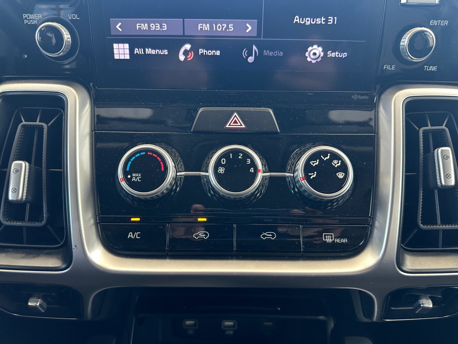 Used 2021 Kia Sorento LX FWD image 21