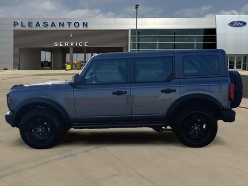New 2025 Ford Bronco 4-Door image 2