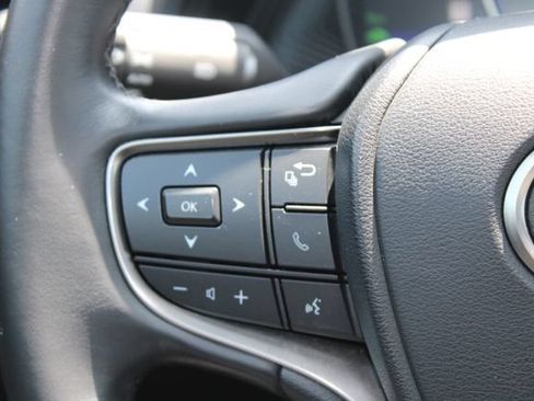 Certified 2024 Lexus UX 250h FWD image 18