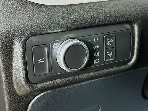 Used 2022 Ford Explorer XLT w/ Class IV Trailer Tow Package image 11