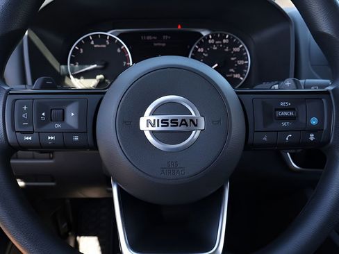 Used 2021 Nissan Rogue SV FWD image 18