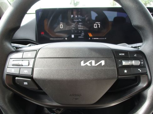 Used 2025 Kia K4 FWD image 15